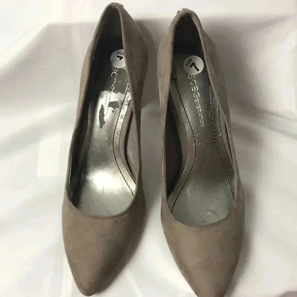 BCBGENERATION WO SZ 7 TAUPE SUEDE PUMPS 4” HEEL - Picture 11 of 13